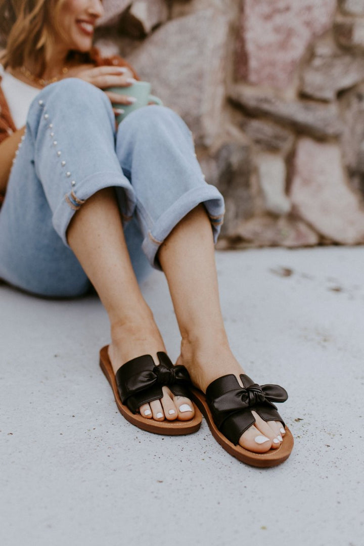 MACY | BLACK TOO CUTE SANDALS