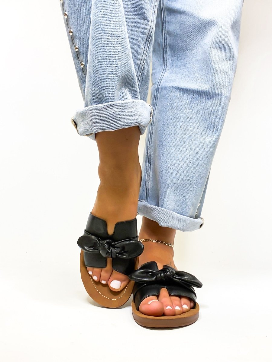 MACY | BLACK TOO CUTE SANDALS