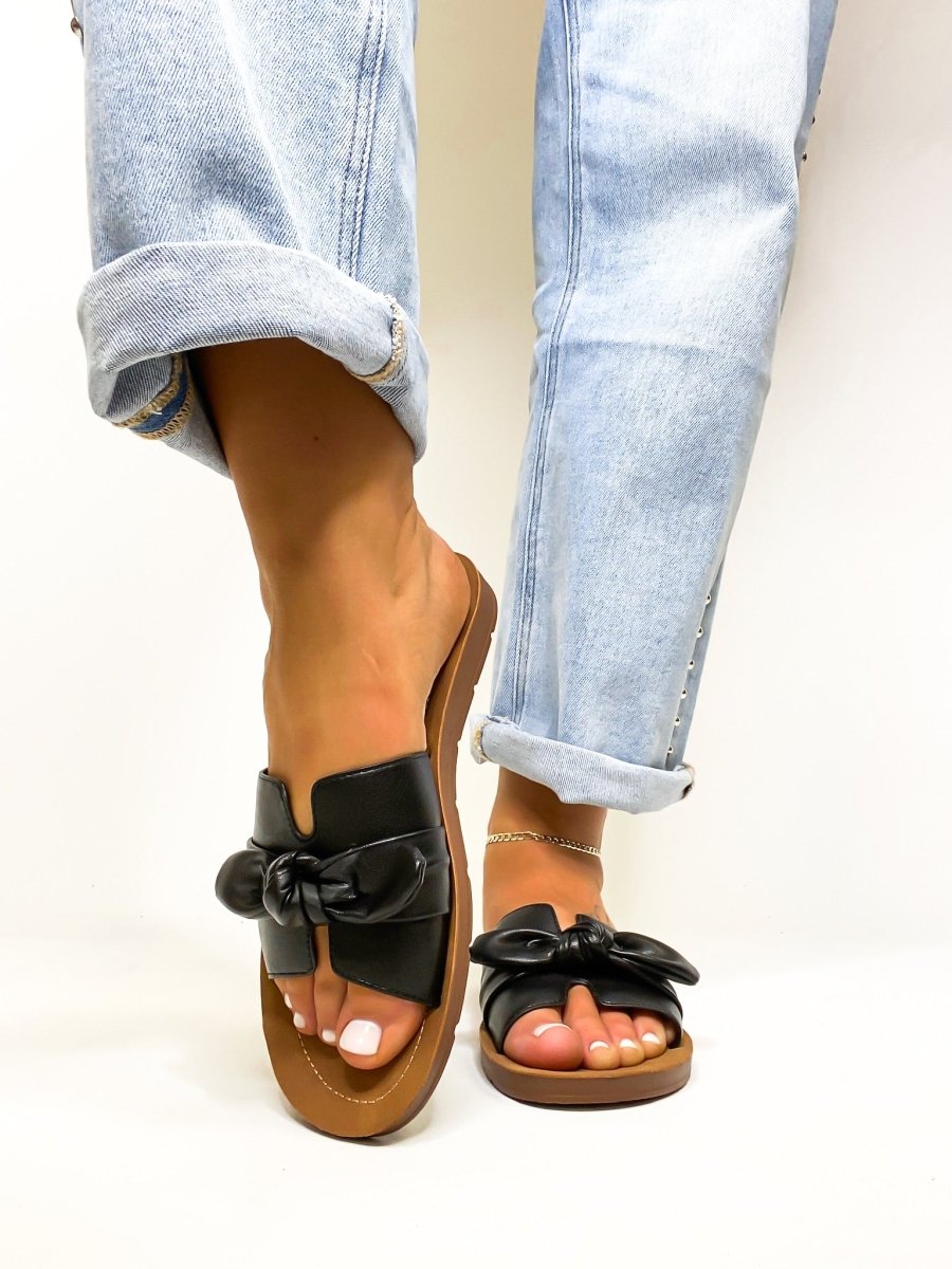 MACY | BLACK TOO CUTE SANDALS